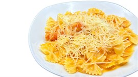 {{photo.Alt || photo.Description || 'С креветками в сливочно-сырном соусе'}}