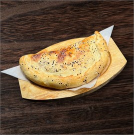 {{photo.Alt || photo.Description || 'Кальцоне'}}